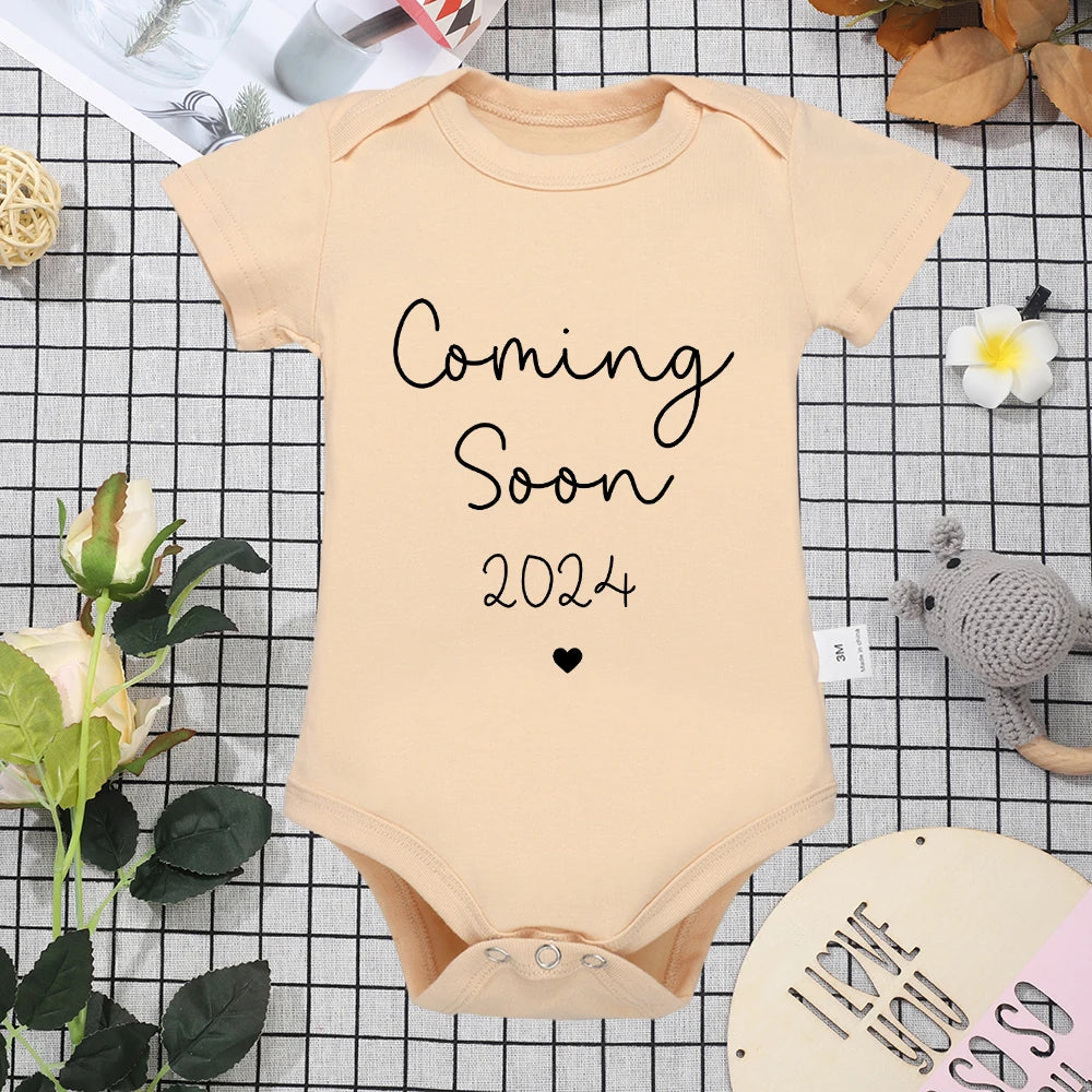 Coming Soon 2024 Announcement Onesie - Fun Newborn Onesie in 5 Colours Baby &amp; Toddler Clothing Accessories Baby Stork Beige 0-3 Months 